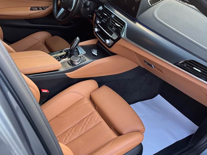 Фото 5 - BMW 5 Series