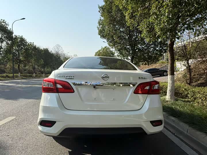 Фото 8 - Nissan Sylphy