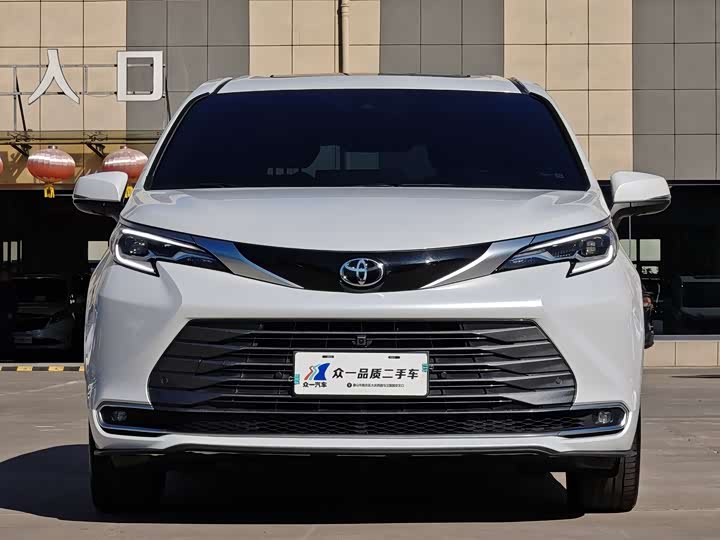 Фото 2 - Toyota Sienna