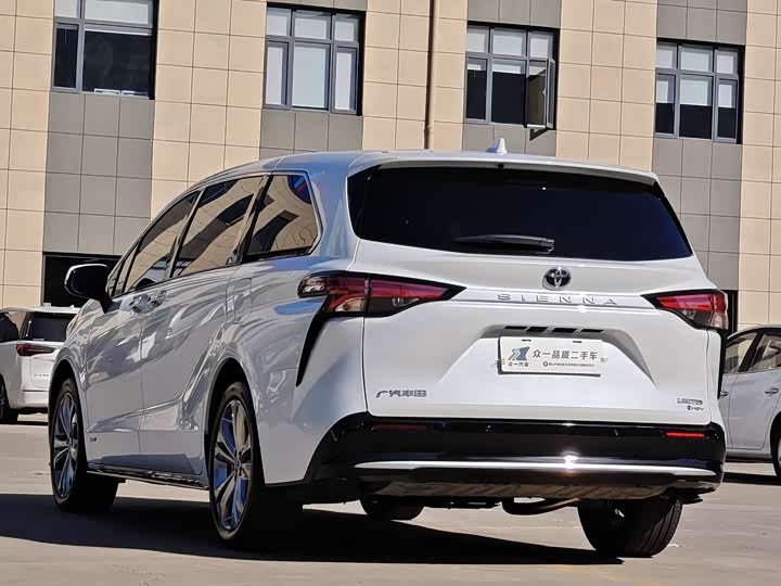 Фото 5 - Toyota Sienna