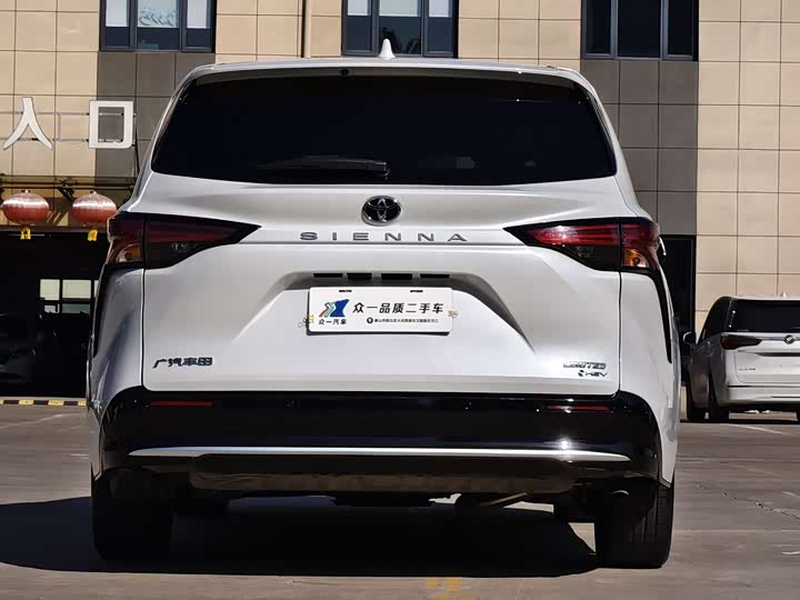 Фото 6 - Toyota Sienna