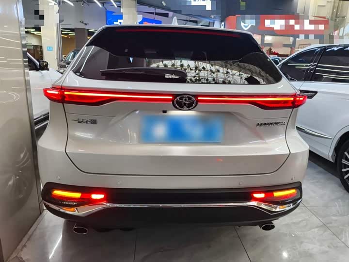 Фото 6 - Toyota Harrier