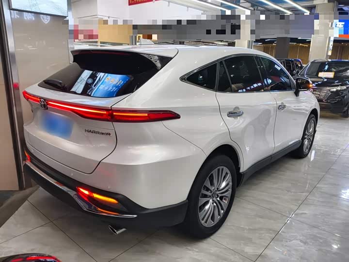 Фото 7 - Toyota Harrier