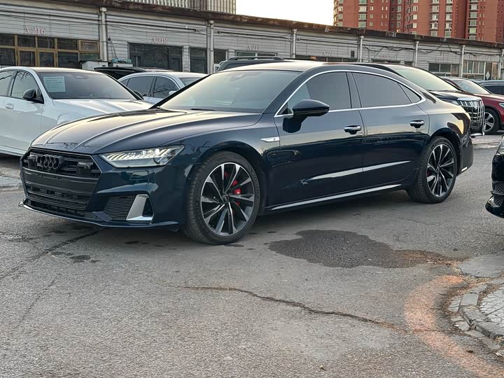 Фото 1 - Audi A7L