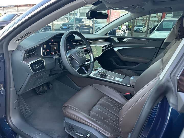 Фото 4 - Audi A7L