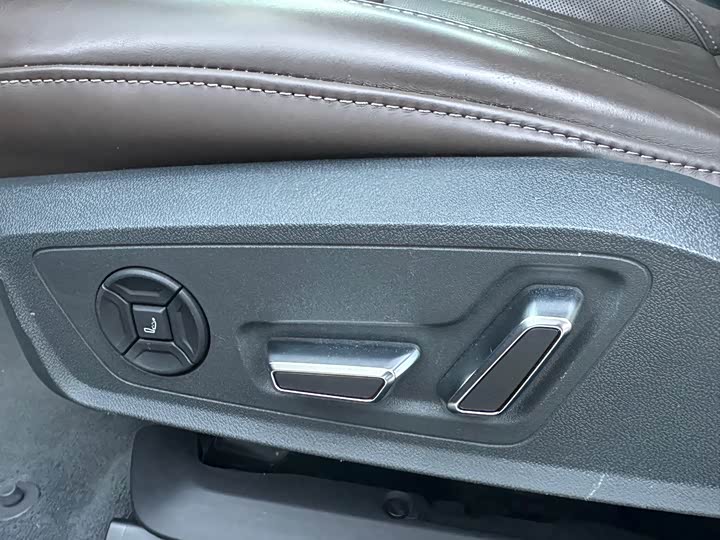 Фото 5 - Audi A7L