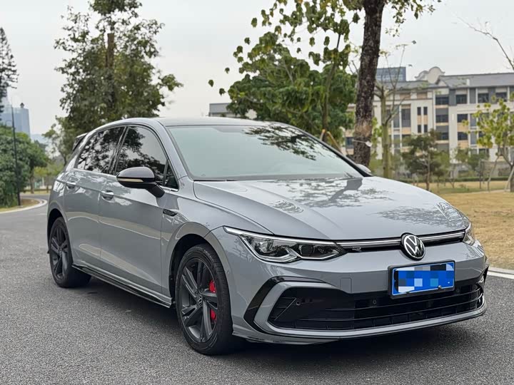 Фото 3 - Volkswagen Golf