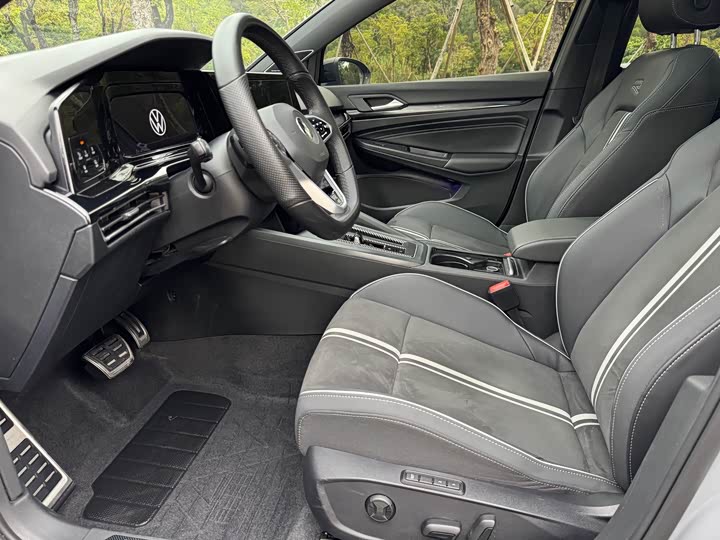 Фото 4 - Volkswagen Golf