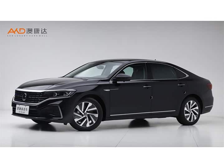 Фото 1 - Volkswagen Passat Hybrid