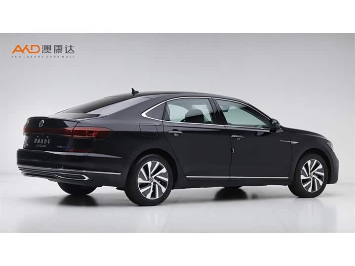 Фото 3 - Volkswagen Passat Hybrid