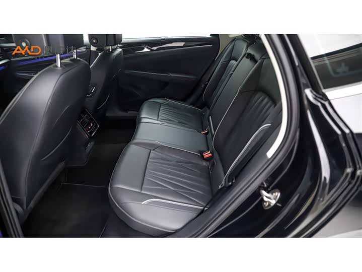 Фото 7 - Volkswagen Passat Hybrid