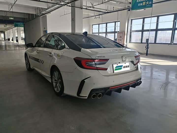 Фото 6 - Honda Accord