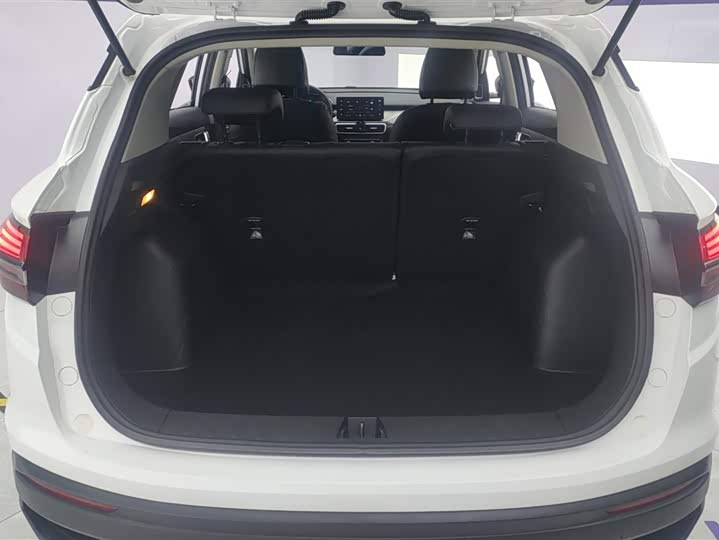 Фото 4 - Geely Coolray