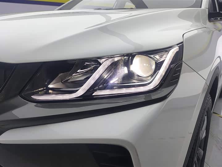 Фото 5 - Geely Coolray