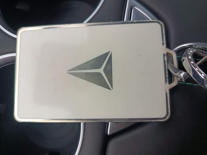 Фото 9 - Changan Deepal SL03