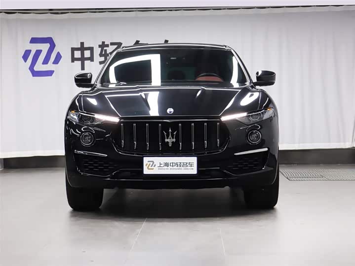 Фото 2 - Maserati Levante