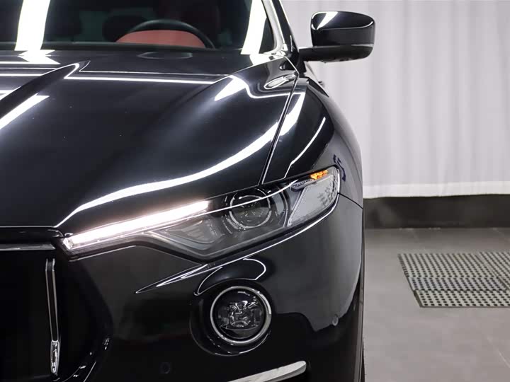 Фото 5 - Maserati Levante