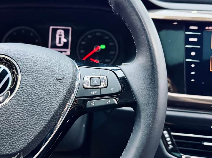 Фото 5 - Volkswagen Tharu