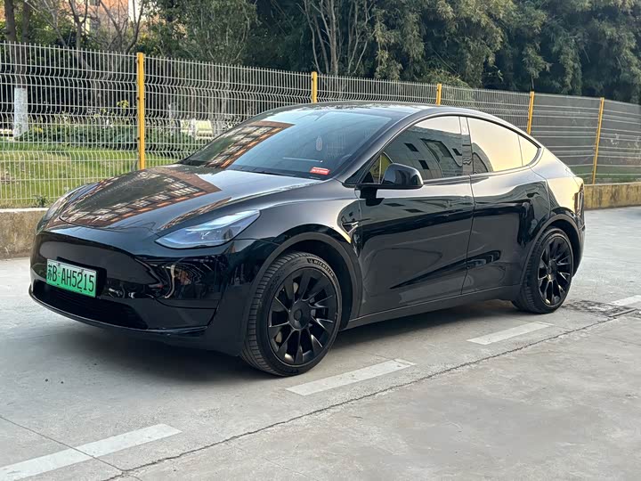 Фото 1 - Tesla Model Y
