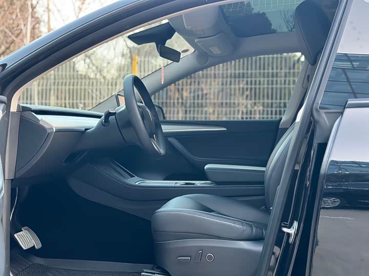 Фото 8 - Tesla Model Y