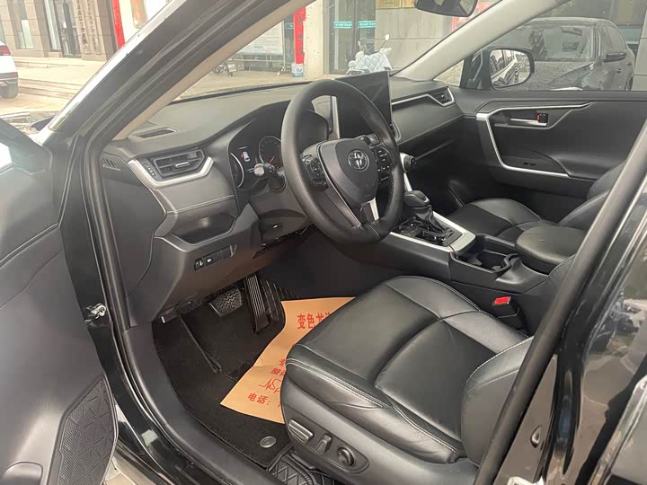 Фото 4 - Toyota Wildlander