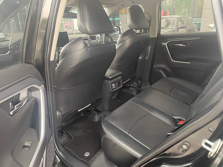 Фото 6 - Toyota Wildlander