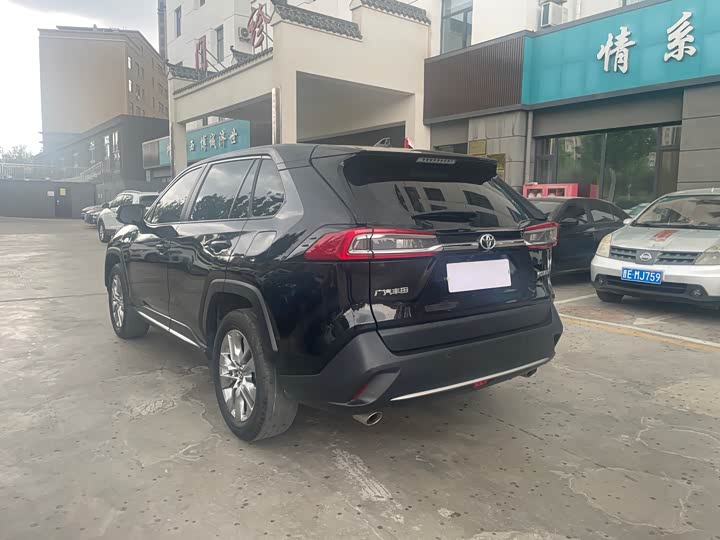 Фото 7 - Toyota Wildlander