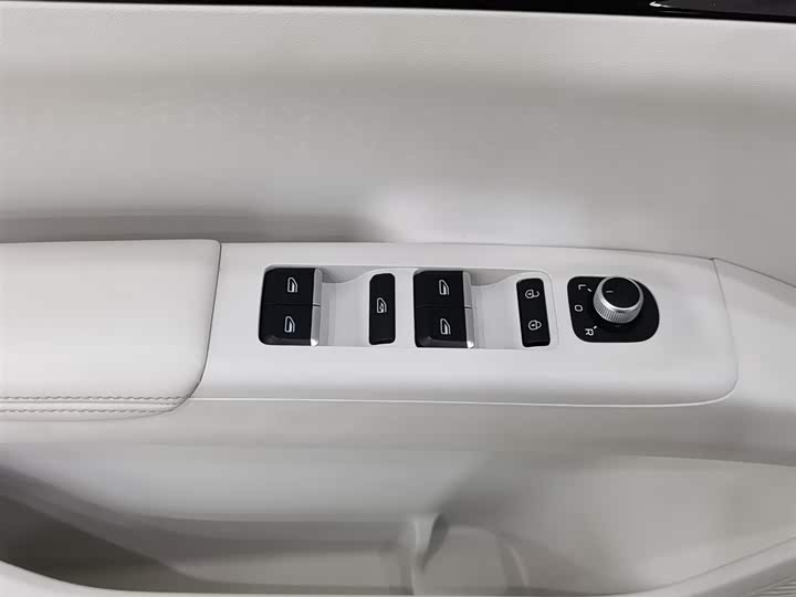 Фото 9 - Geely Galaxy Geome