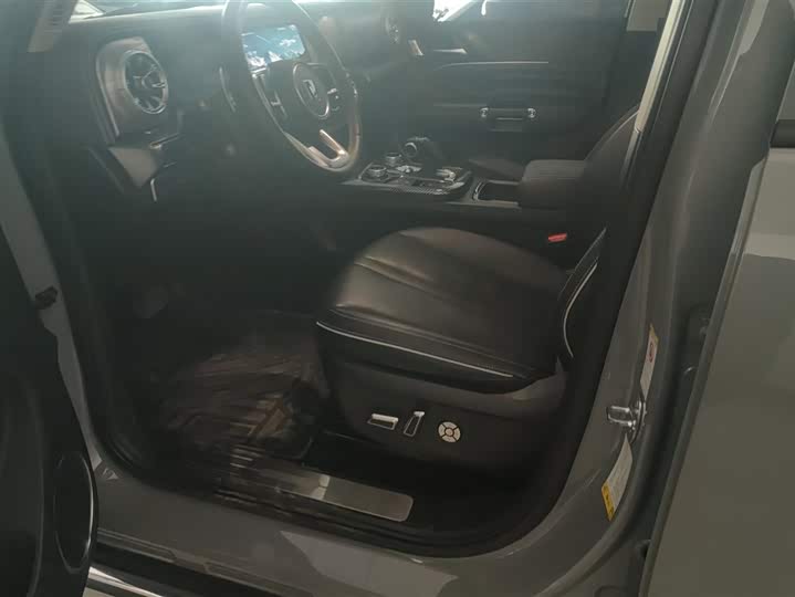 Фото 9 - Tank 300