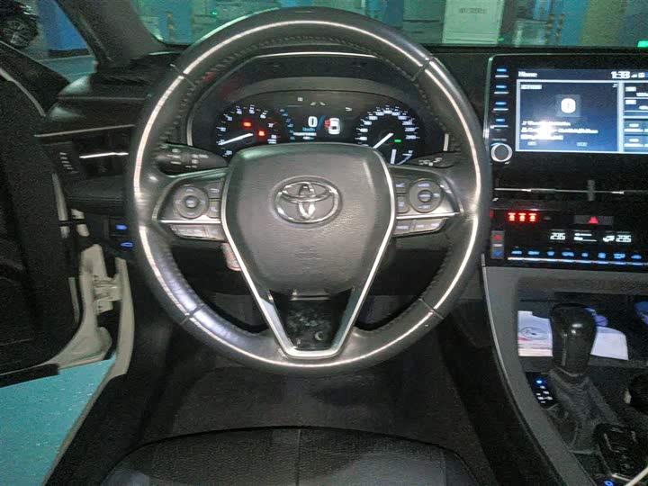 Фото 3 - Toyota Avalon