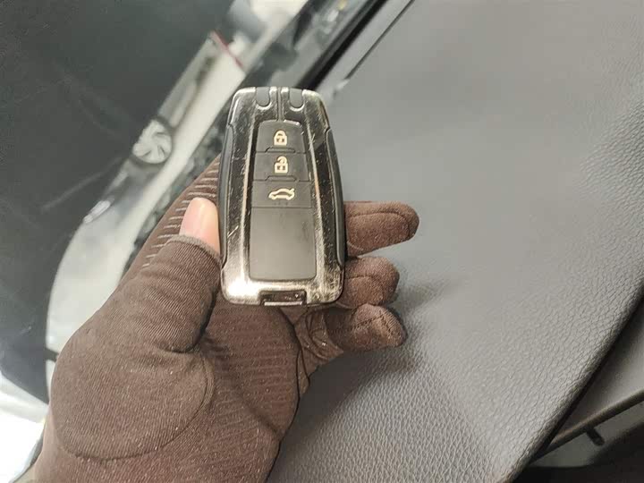 Фото 9 - Toyota RAV4