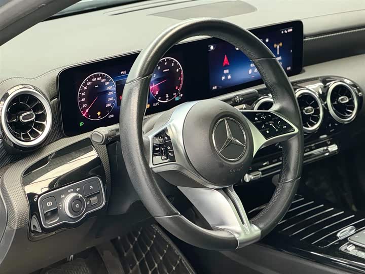 Фото 7 - Mercedes-Benz A-Class