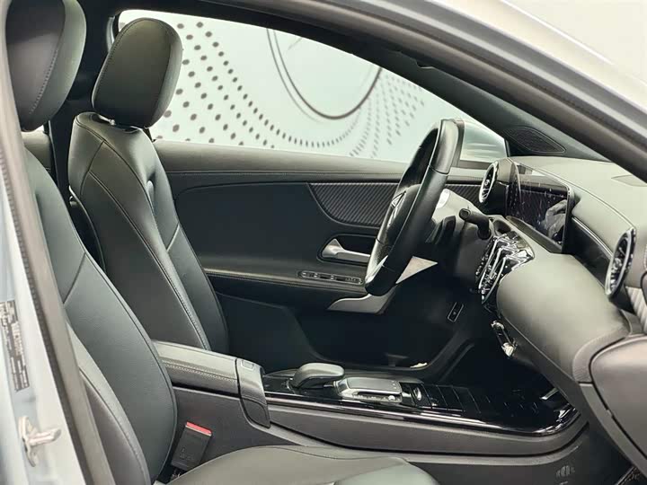 Фото 8 - Mercedes-Benz A-Class