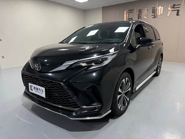 Фото 1 - Toyota Granvia