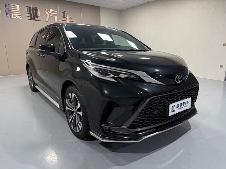 Фото 3 - Toyota Granvia