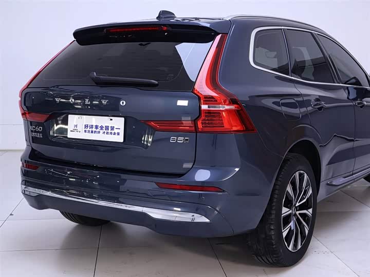 Фото 8 - Volvo XC60