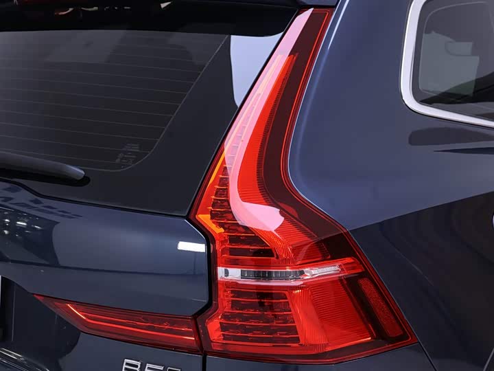 Фото 9 - Volvo XC60