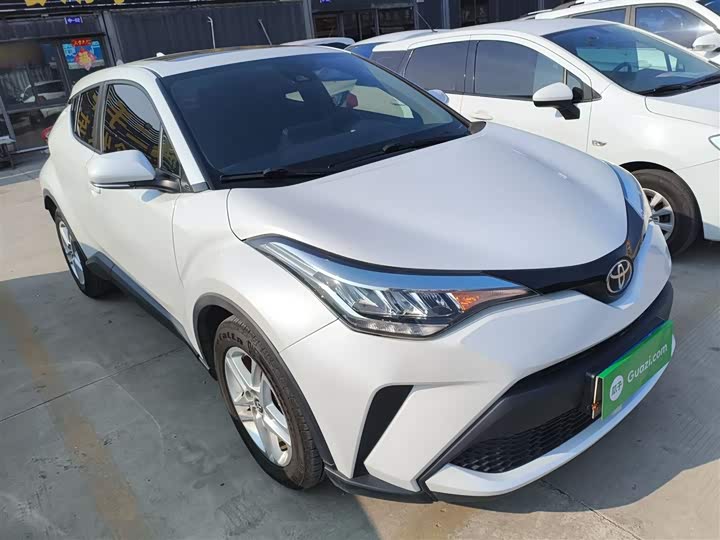 Фото 4 - Toyota C-HR