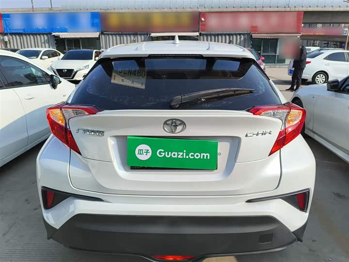 Фото 6 - Toyota C-HR