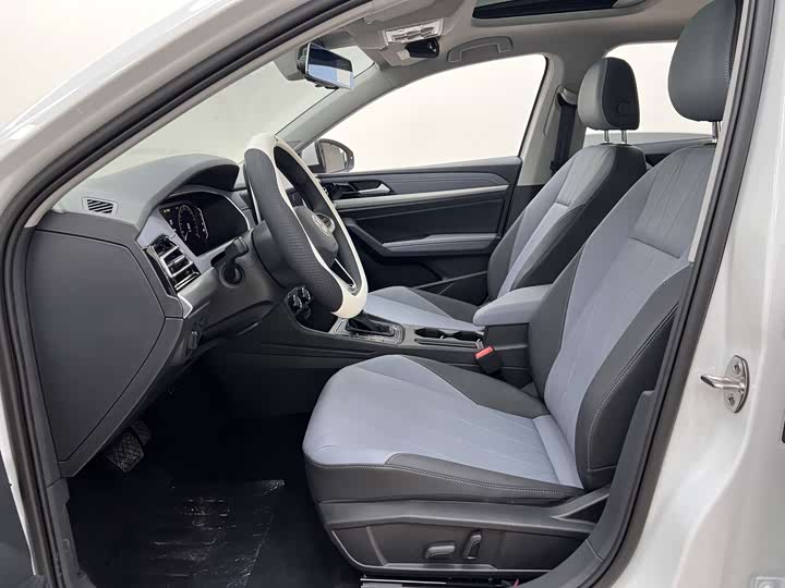 Фото 8 - Volkswagen Lavida