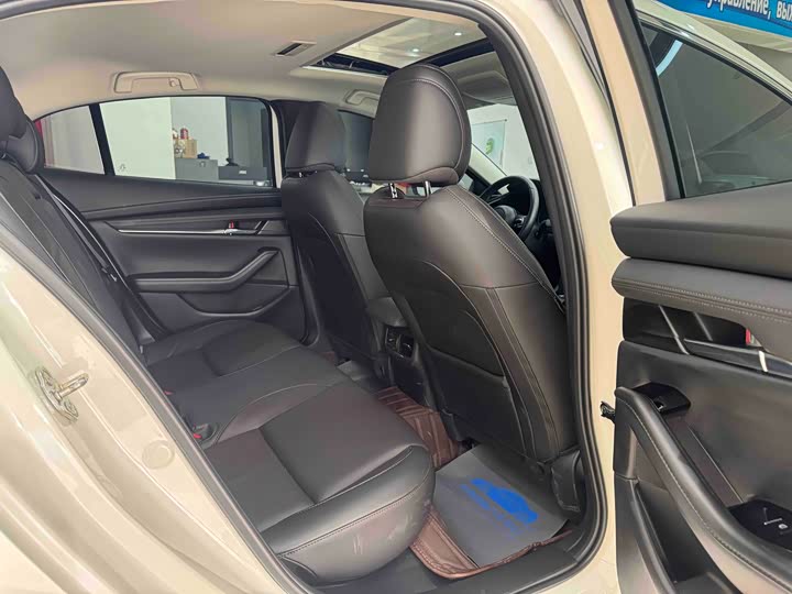 Фото 9 - Mazda 3 (Axela)