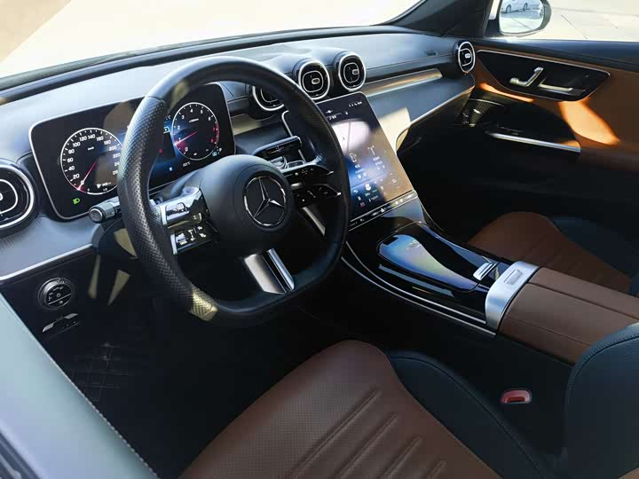 Фото 9 - Mercedes-Benz C-Class