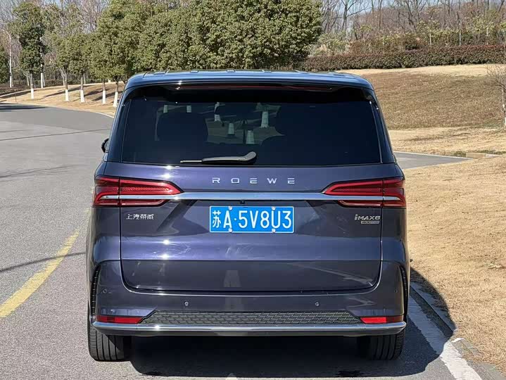Фото 5 - Roewe iMax 8