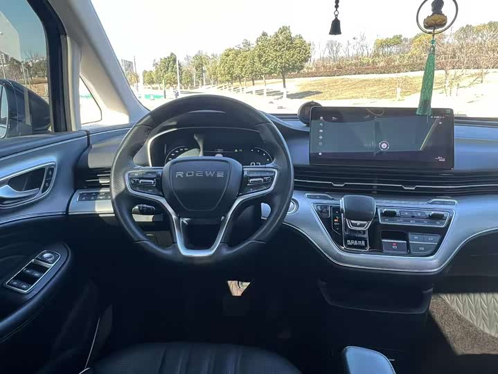 Фото 9 - Roewe iMax 8