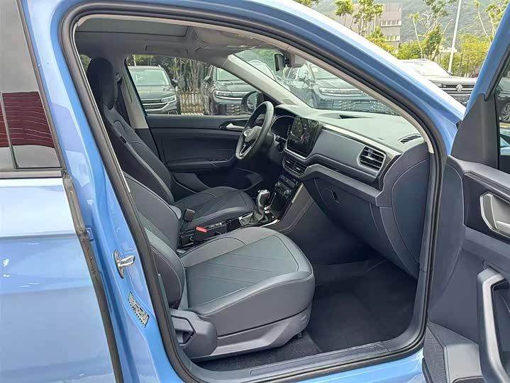 Фото 5 - Volkswagen Tharu