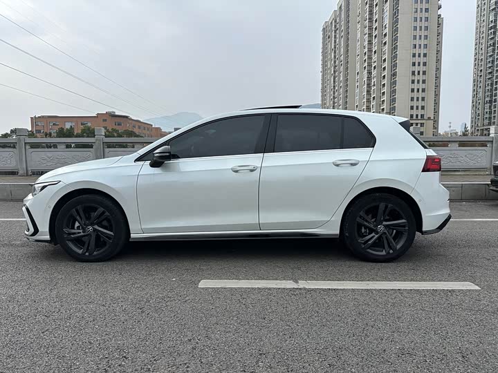 Фото 3 - Volkswagen Golf