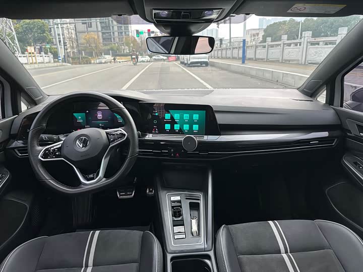 Фото 7 - Volkswagen Golf