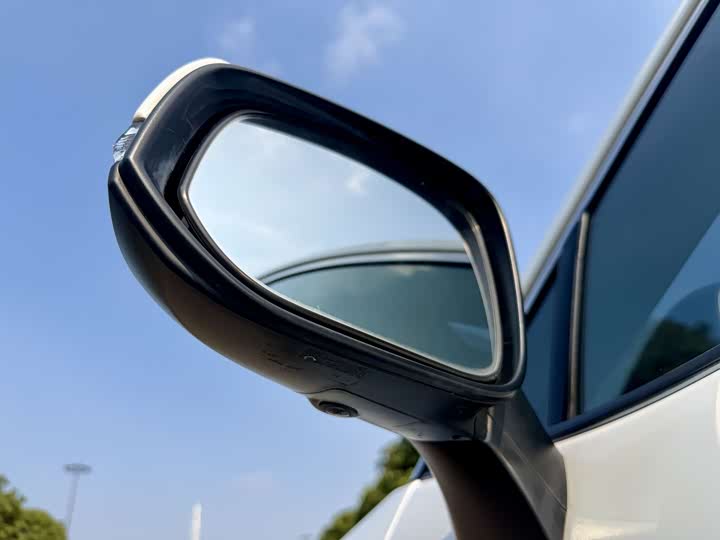 Фото 8 - Toyota RAV4