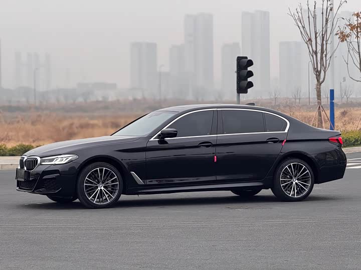 Фото 2 - BMW 5 Series