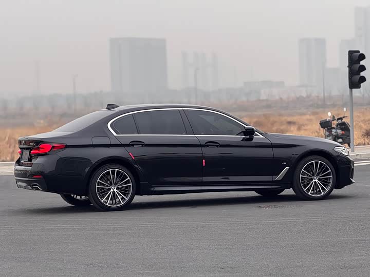 Фото 9 - BMW 5 Series